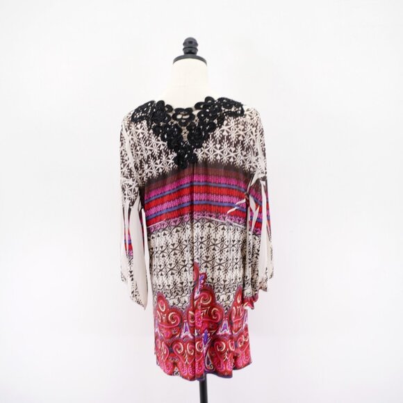 Style & Co. Large V-Neck Wrap Dress Lace Back Line Black Red Geometric Flutter - Picture 6 of 8